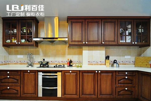 定制整體櫥柜有哪些優(yōu)勢，一起看看就知道了！
