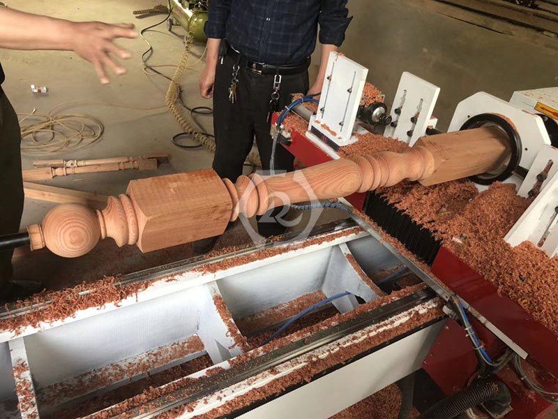 多功能單軸數(shù)控木工車(chē)床加工圖