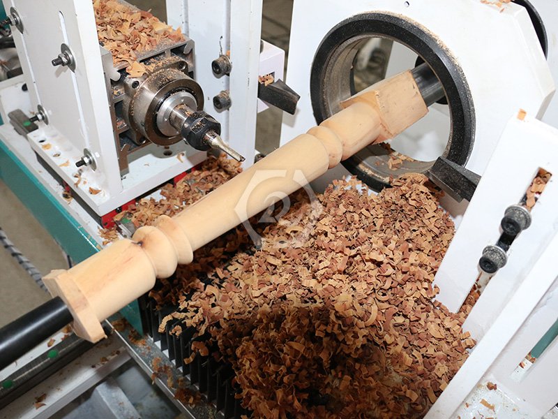 自動刀臺木工車床加工圖