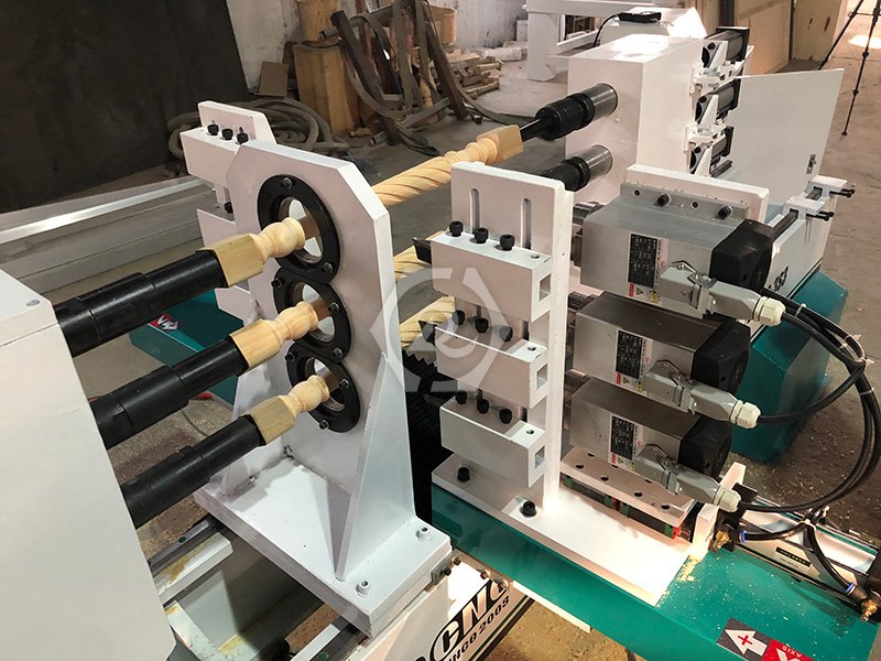 三軸全自動數控木工車床